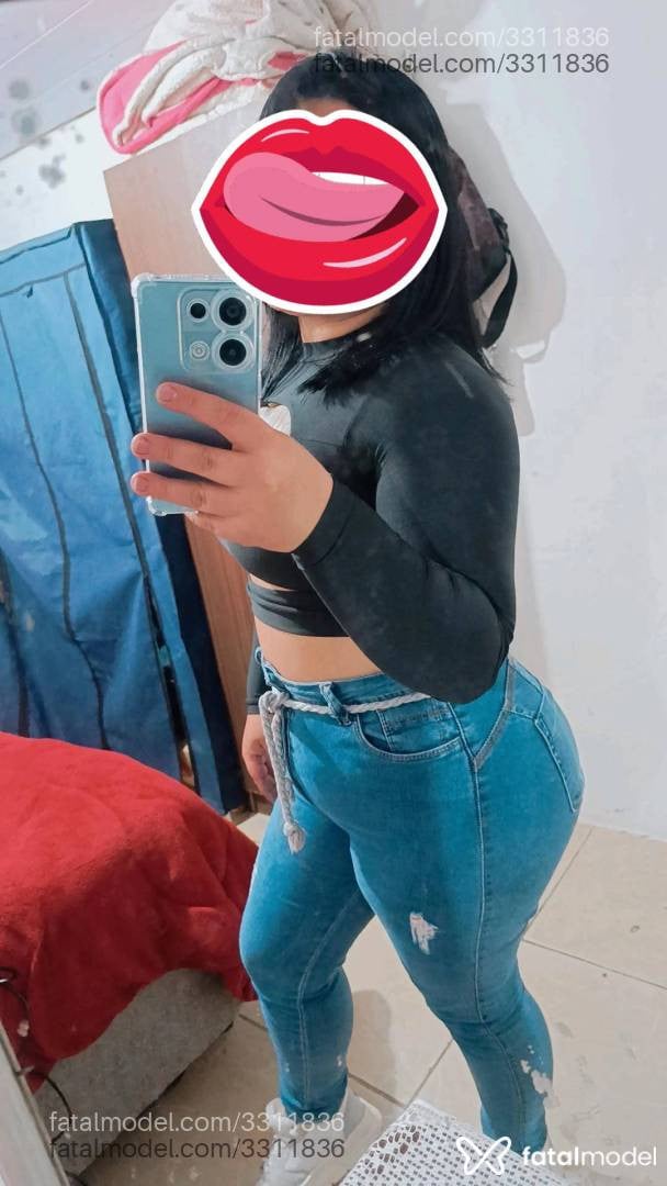 Acompanhante mulher com cabelo castanho de olhos castanhos - Carolzinha