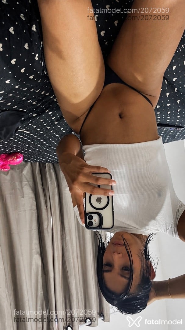 Acompanhante mulher trans morena (o) de olhos pretos - Kendra