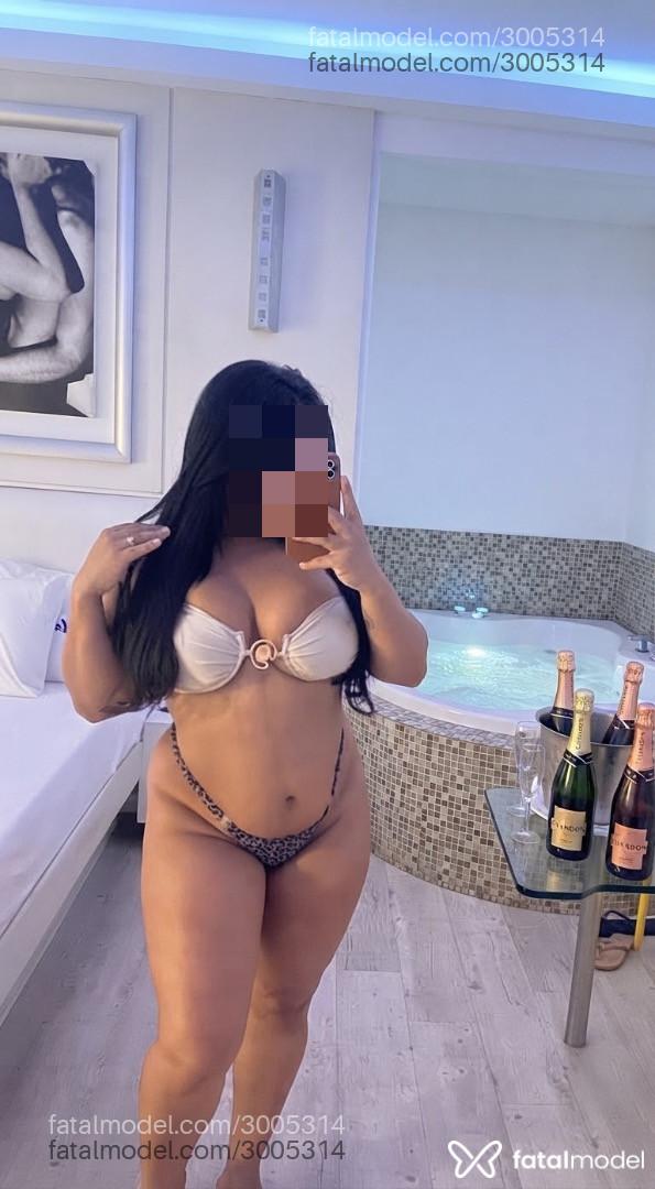 Acompanhante mulher morena (o) de olhos castanhos - Jeniffer Nunes