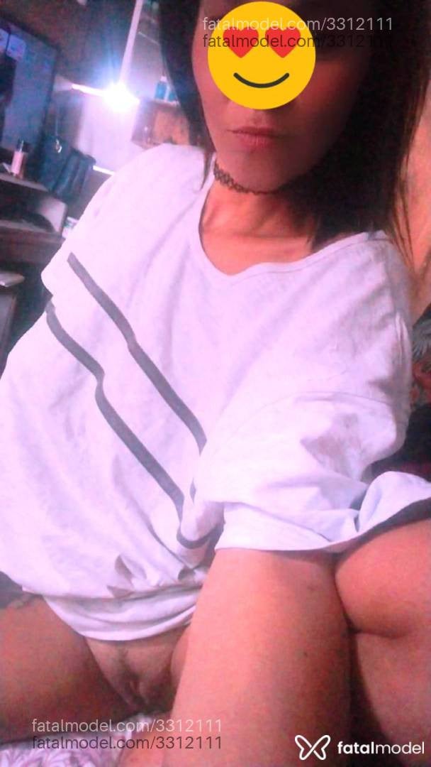 Acompanhante mulher morena (o) de olhos pretos - Melissa Mel