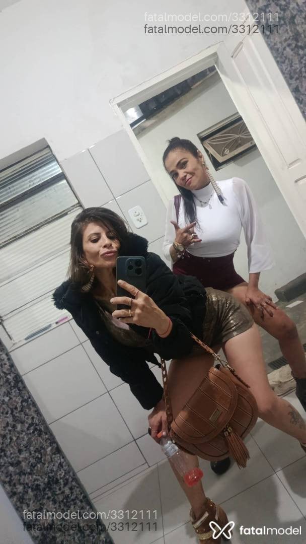 Acompanhante mulher morena (o) de olhos pretos - Melissa Mel