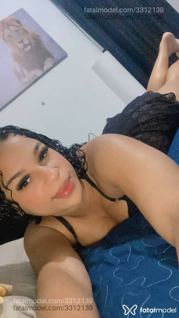 Acompanhante mulher morena (o) de olhos castanhos - Mirella
