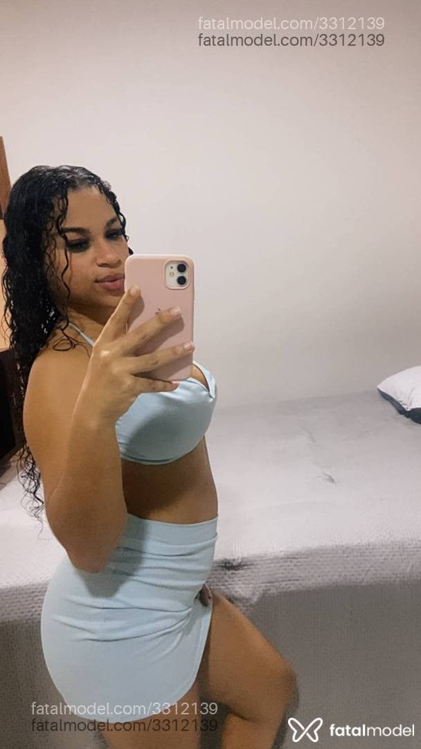 Acompanhante mulher morena (o) de olhos castanhos - Mirella Acompanhante mulher morena (o) de olhos castanhos - Mirella