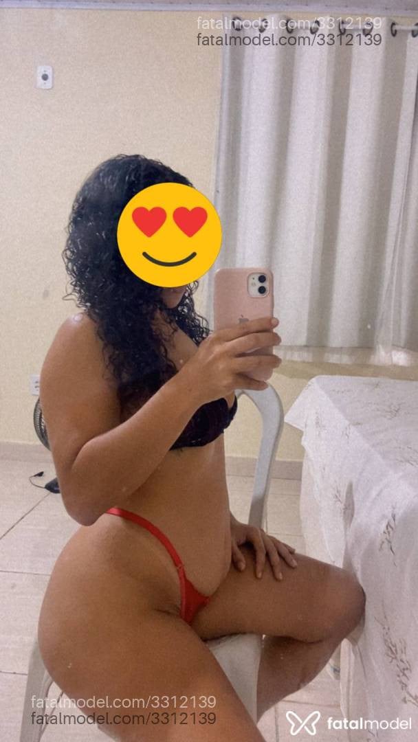 Acompanhante mulher morena (o) de olhos castanhos - Mirella