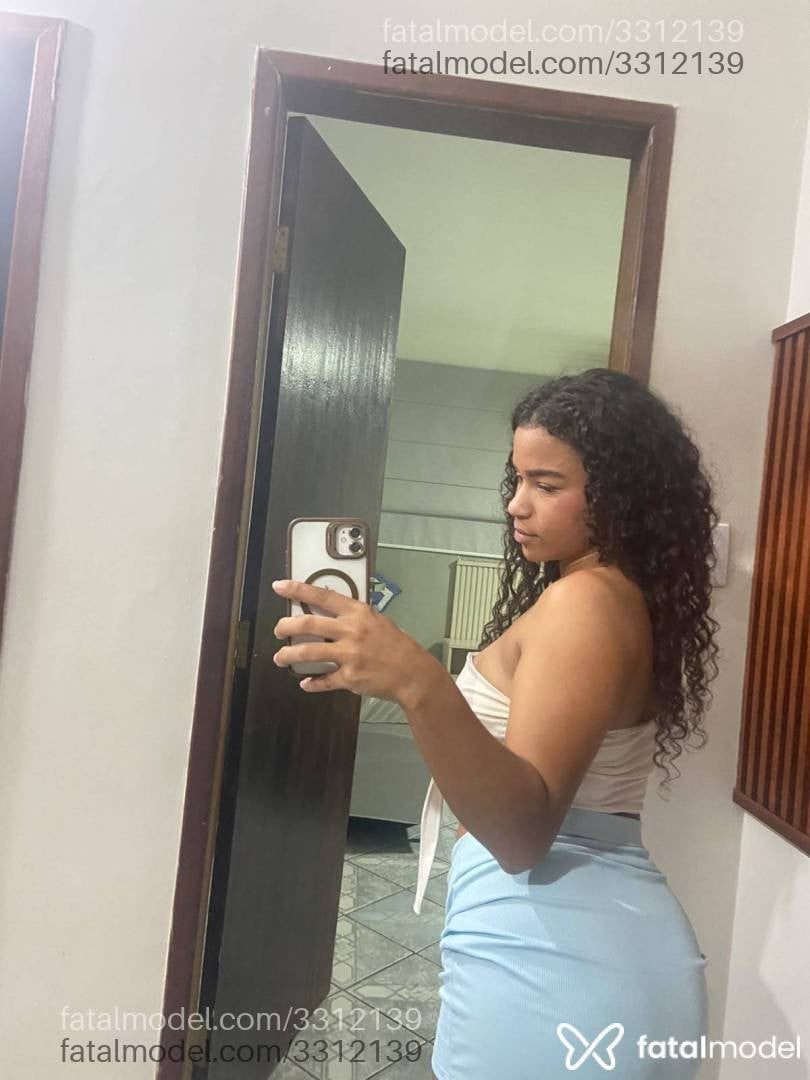 Acompanhante mulher morena (o) de olhos mel em Ipatinga - Mirella