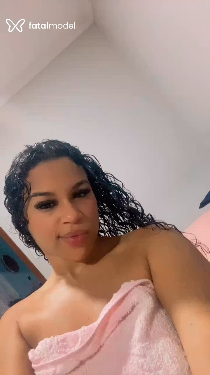 Acompanhante mulher morena (o) de olhos castanhos - Mirella Acompanhante mulher morena (o) de olhos castanhos - Mirella