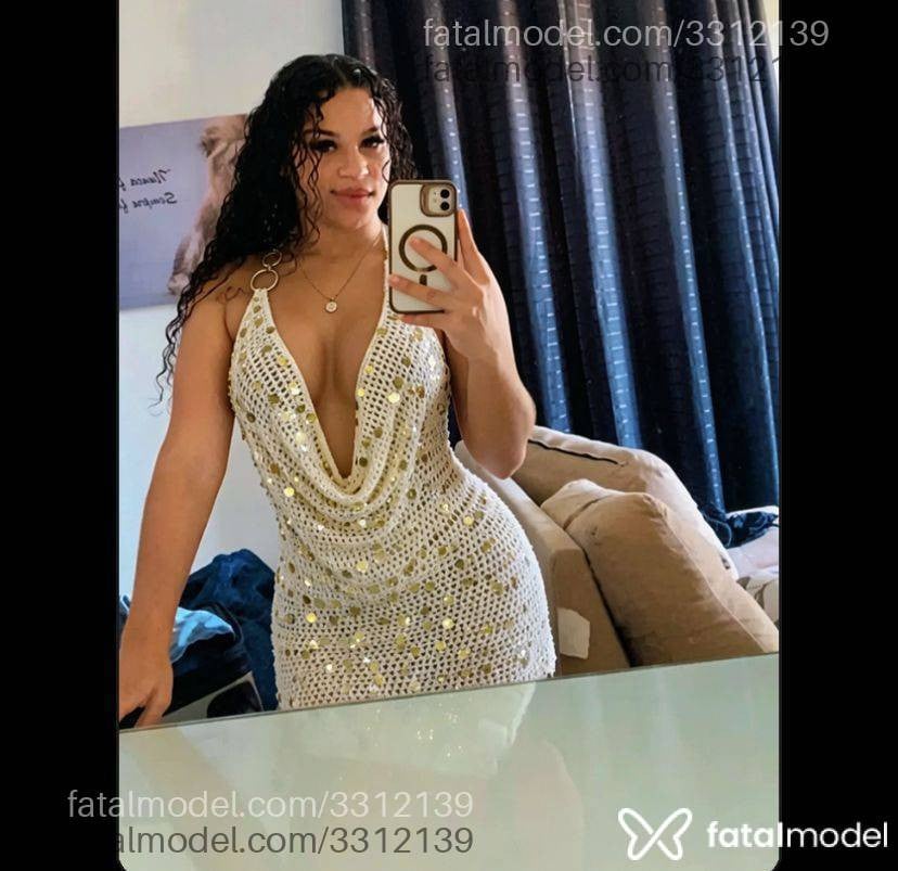 Acompanhante mulher morena (o) de olhos castanhos - Mirella