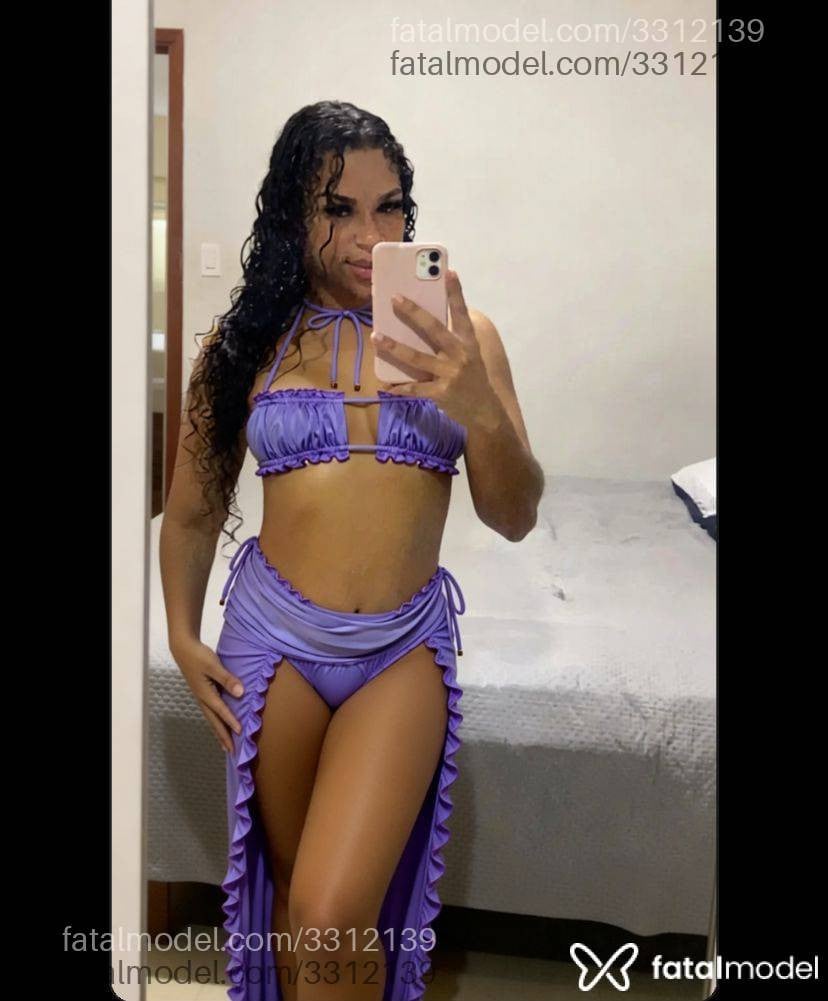 Acompanhante mulher morena (o) de olhos castanhos - Mirella
