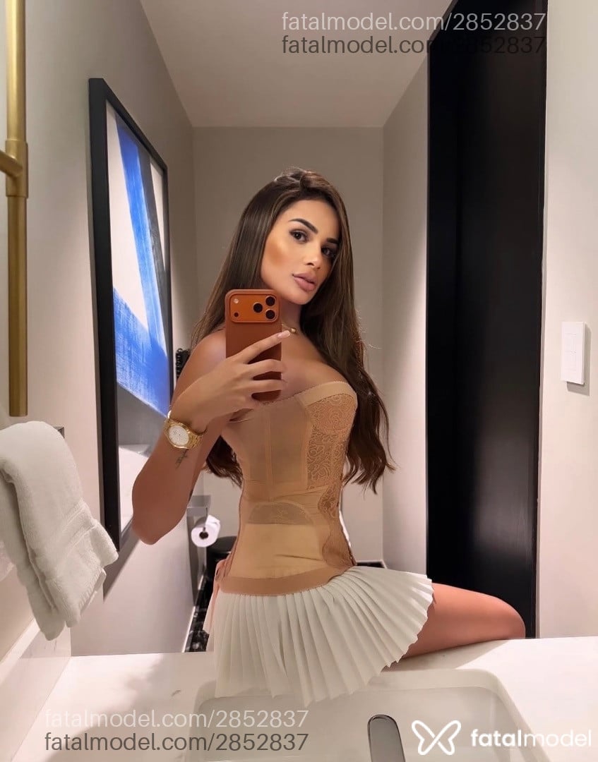 Acompanhante mulher morena (o) de olhos pretos - Vanessa