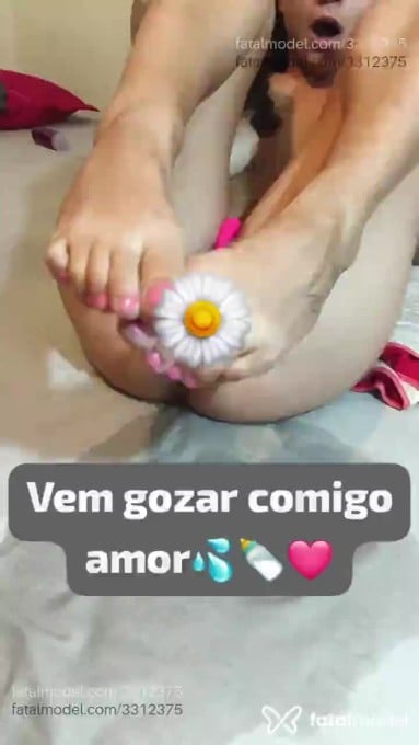 Acompanhante mulher com cabelo castanho de olhos pretos em Virtual - Klara Fioli