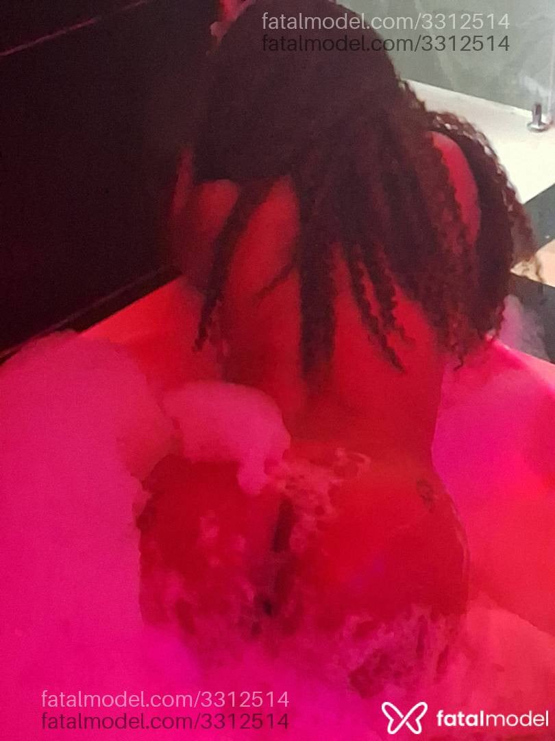 Acompanhante mulher com cabelo castanho de olhos pretos em Macaé - Aninha