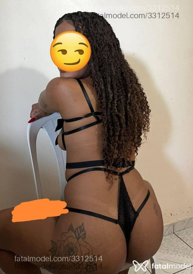 Acompanhante mulher com cabelo castanho de olhos pretos - Aninha Acompanhante mulher com cabelo castanho de olhos pretos - Aninha