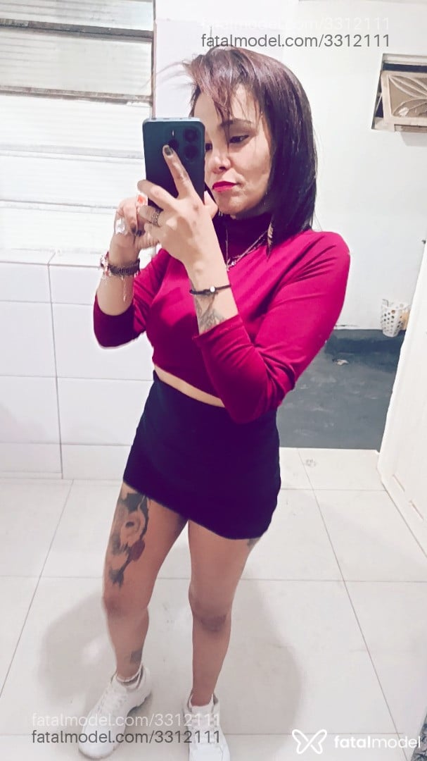 Acompanhante mulher morena (o) de olhos pretos - Melissa Mel