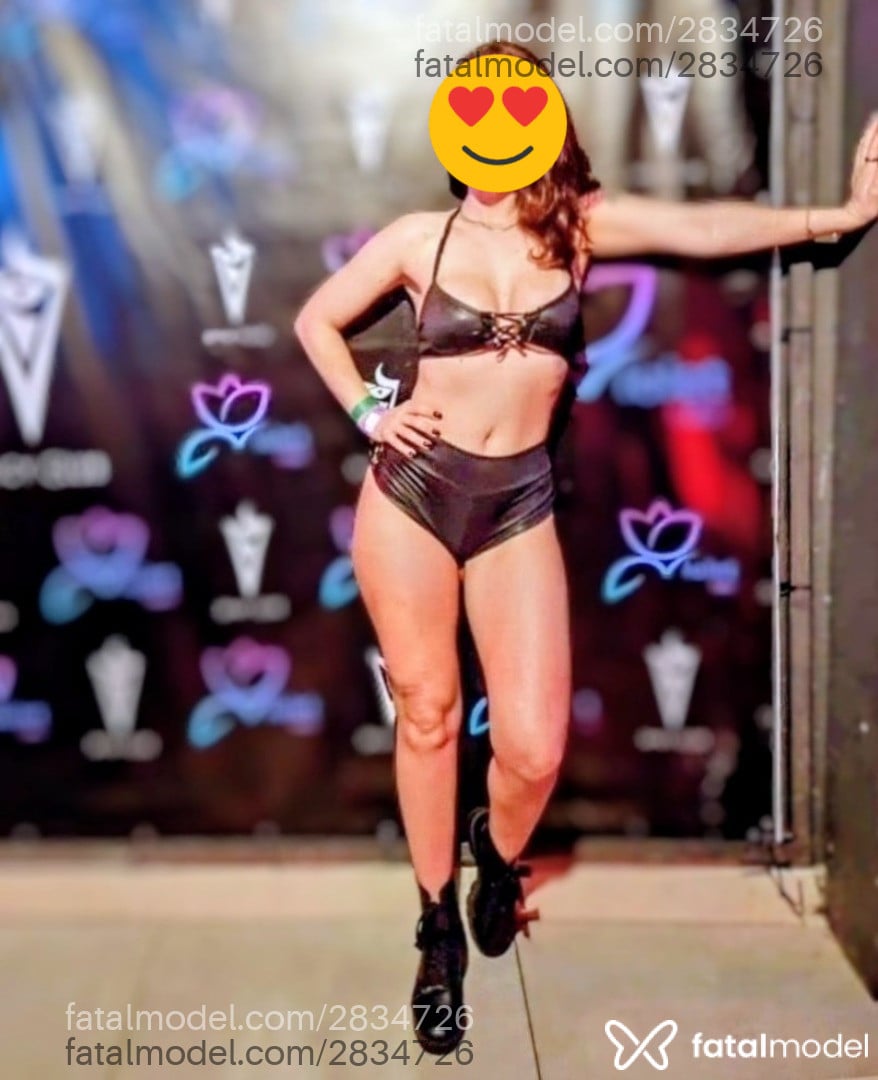 Acompanhante mulher com cabelo castanho de olhos castanhos - Fany