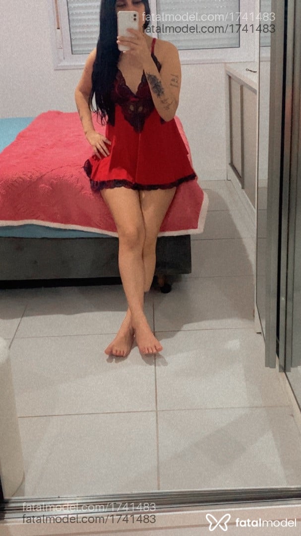 Acompanhante mulher com cabelo castanho de olhos castanhos - Bruna