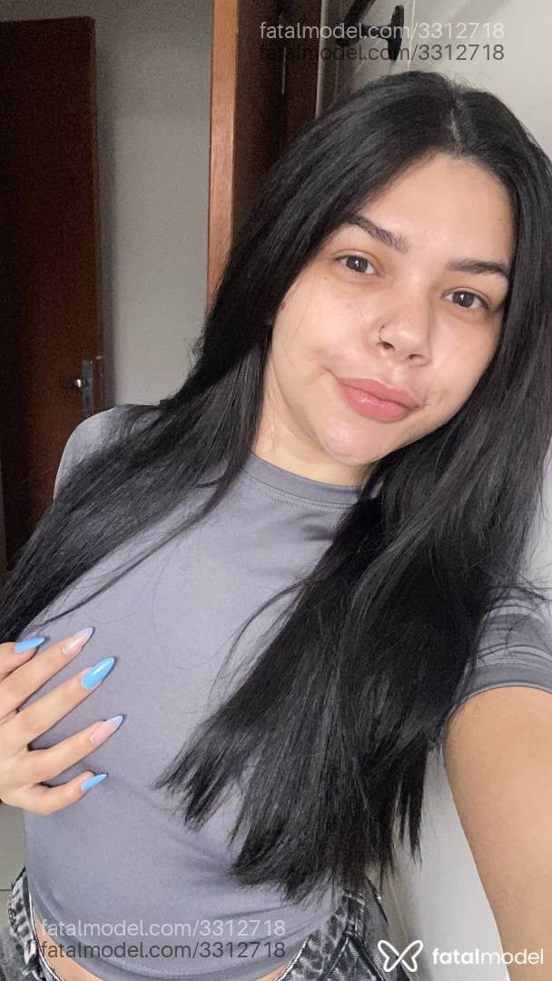 Acompanhante mulher morena (o) de olhos castanhos - Yasmin