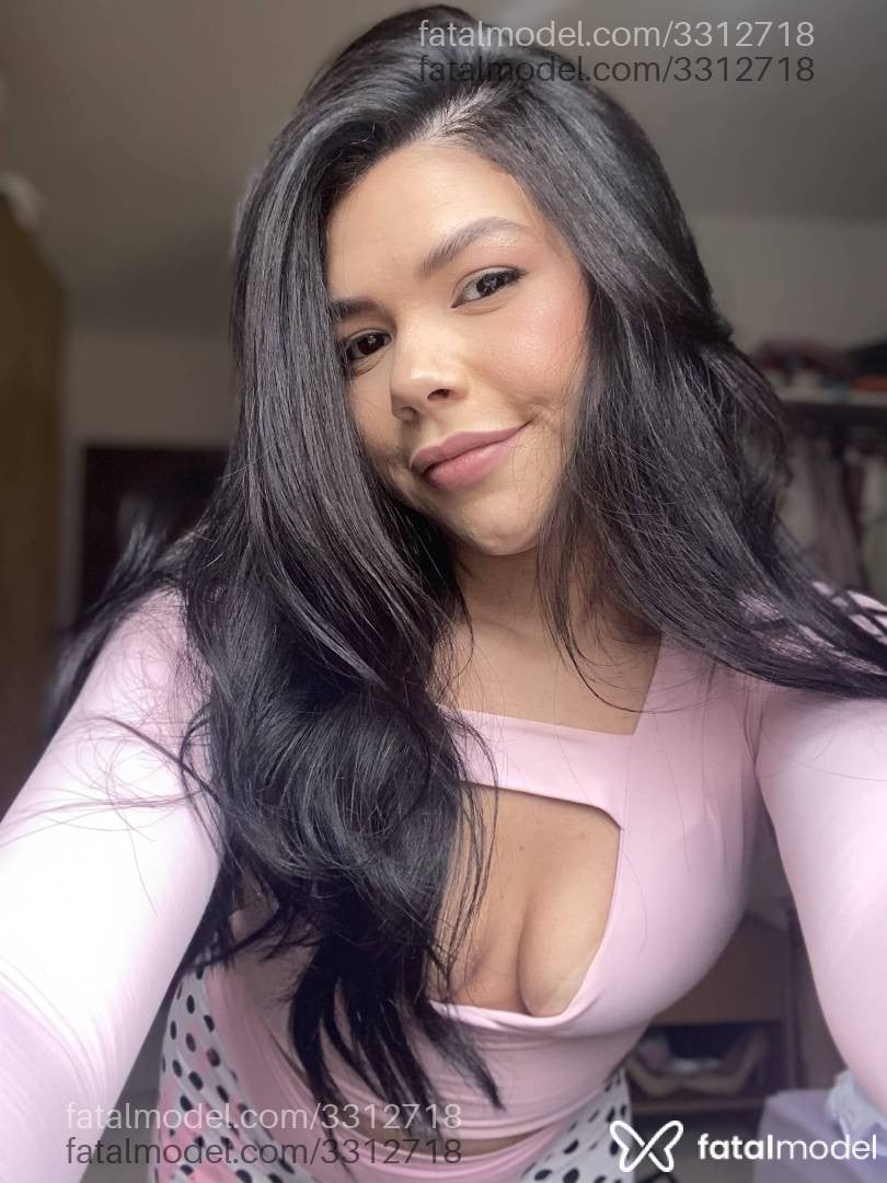 Acompanhante mulher morena (o) de olhos castanhos - Yasmin