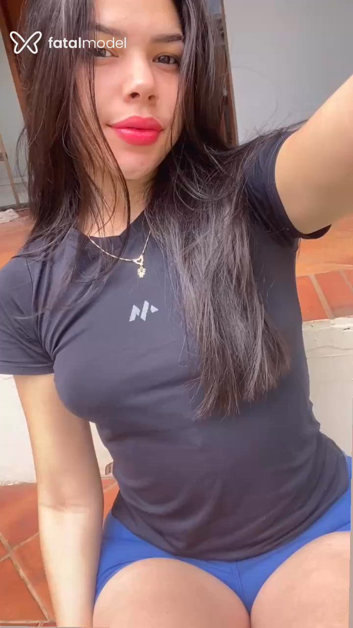 Acompanhante mulher morena (o) de olhos castanhos - Yasmin