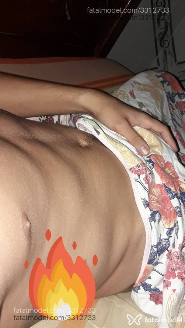 Acompanhante homem com cabelo castanho de olhos castanhos em Balneário Camboriú - Sexozo