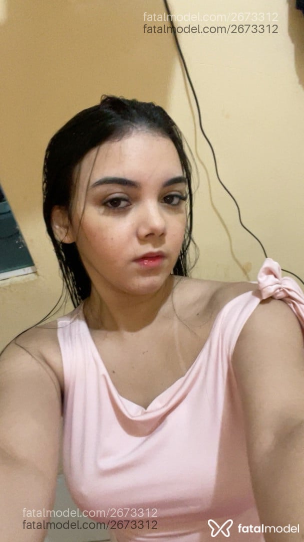 Acompanhante mulher morena (o) de olhos castanhos - Angel