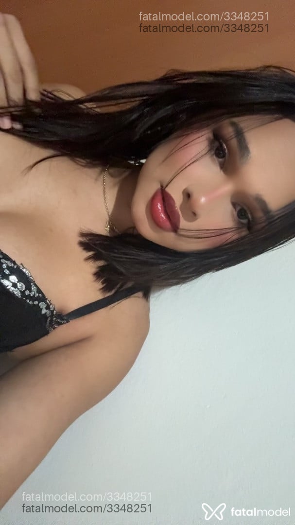 Acompanhante mulher trans morena (o) de olhos castanhos - Cristine