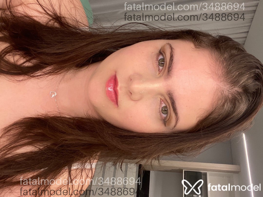 Acompanhante mulher loira (o) de olhos verdes - Lorena Goulart