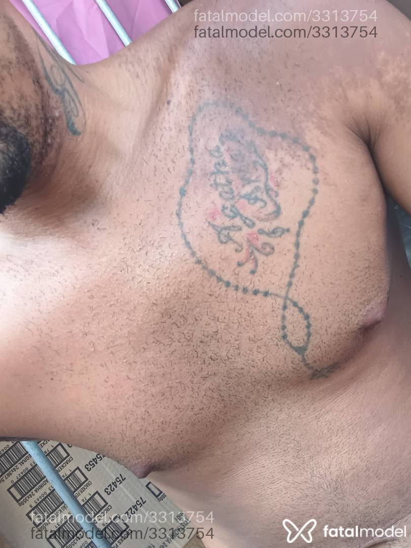 Acompanhante homem morena (o) de olhos cinza - Danadinho Acompanhante homem morena (o) de olhos cinza - Danadinho