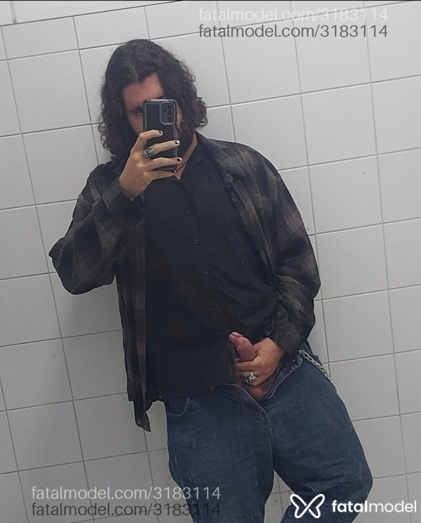 Acompanhante homem com cabelo castanho de olhos castanhos - Loucci
