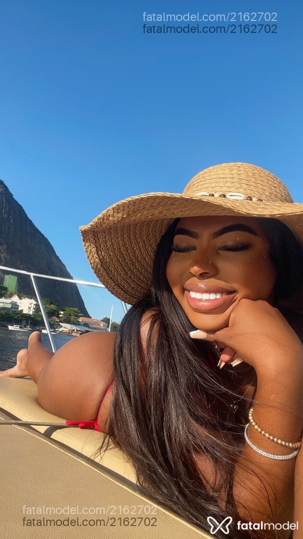 Acompanhante mulher com cabelo castanho de olhos castanhos - Patyzinha
