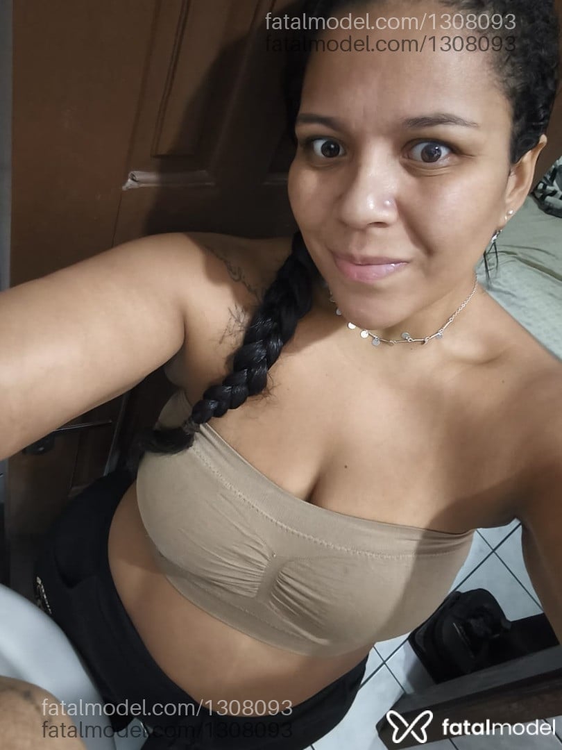 Acompanhante mulher com cabelo castanho de olhos castanhos - Melissa Mendes