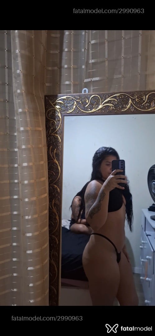 Acompanhante mulher morena (o) de olhos pretos - Ferri