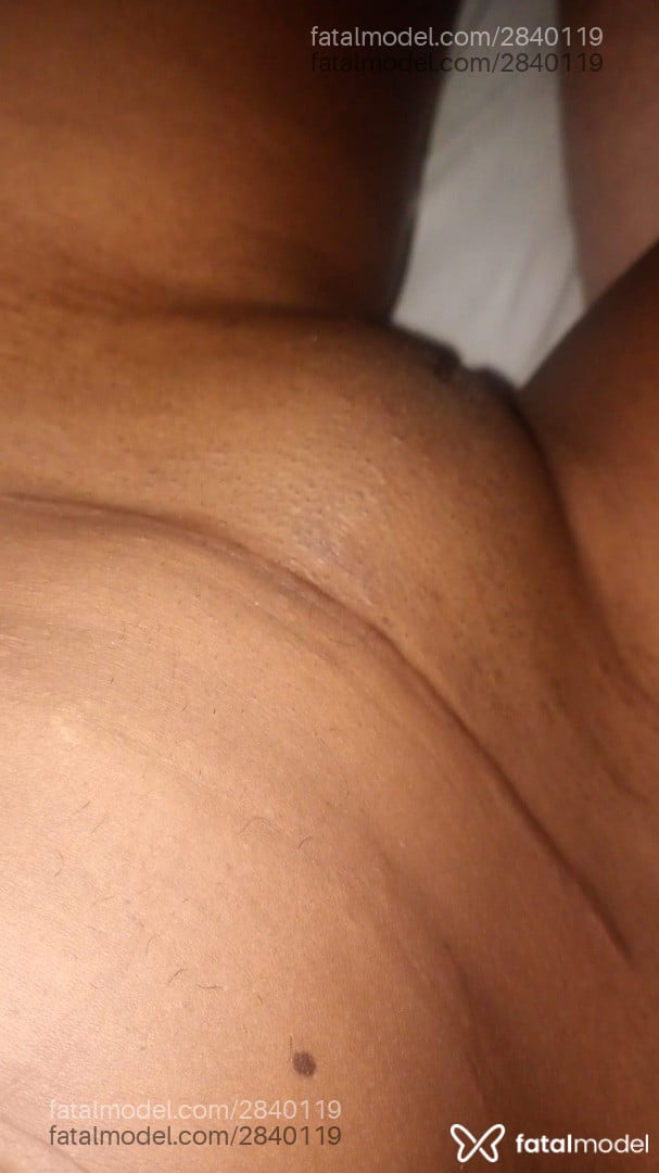 Acompanhante mulher morena (o) de olhos pretos - Lusafadex