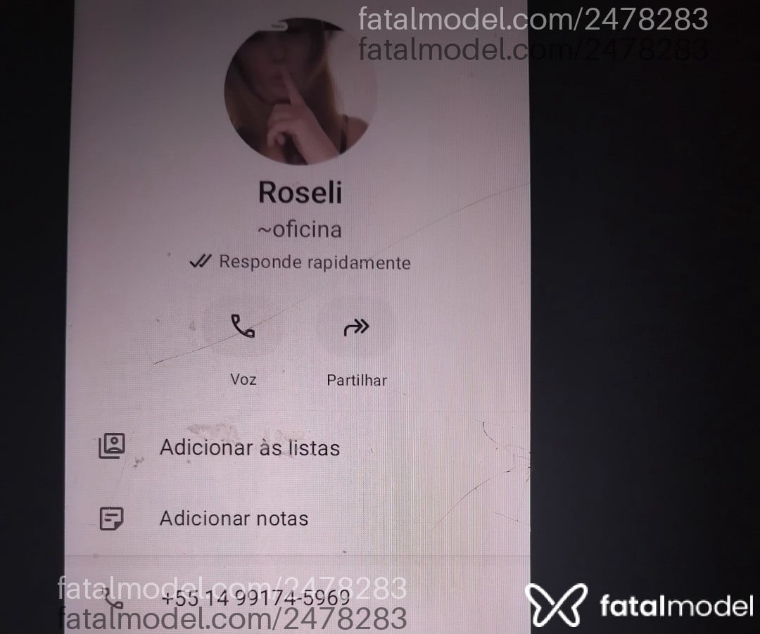 Acompanhante mulher loira (o) de olhos castanhos - Roseli