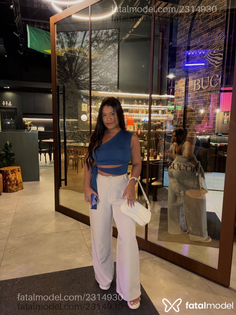 Acompanhante mulher morena (o) de olhos pretos - Anny