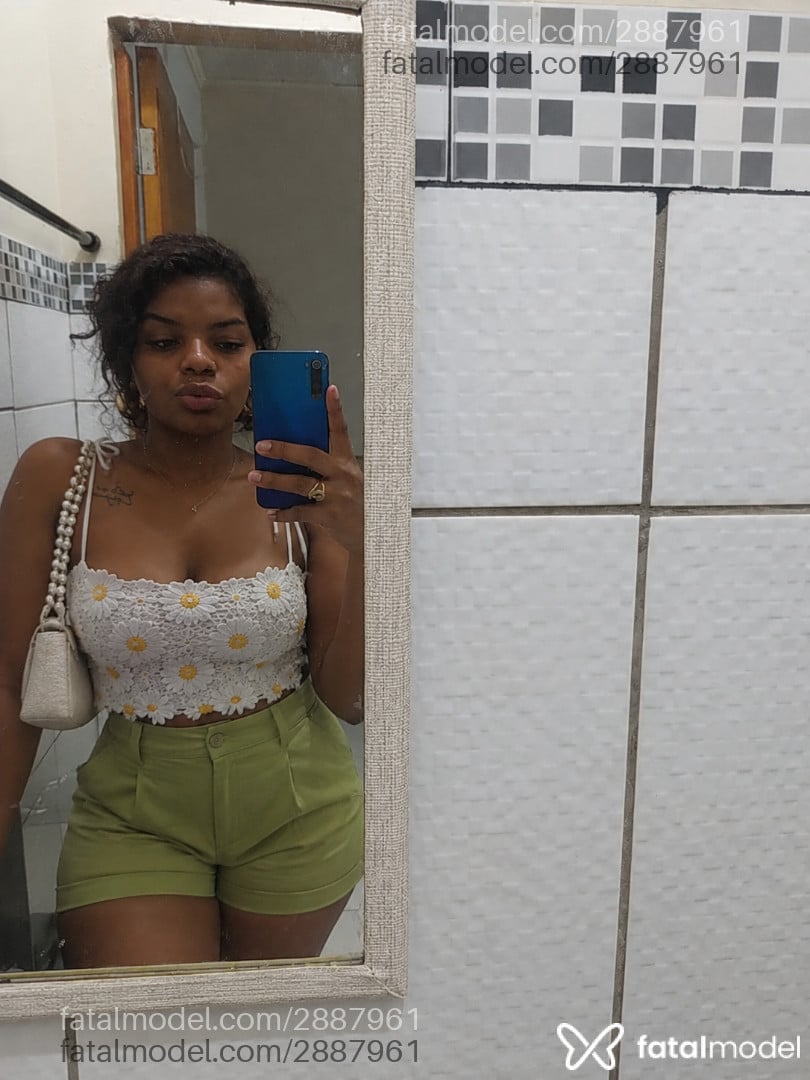 Acompanhante mulher morena (o) de olhos pretos - Bianca