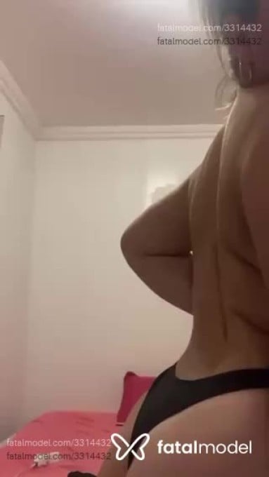 Acompanhante mulher loira (o) de olhos castanhos em Santa Cruz do Sul - Bella