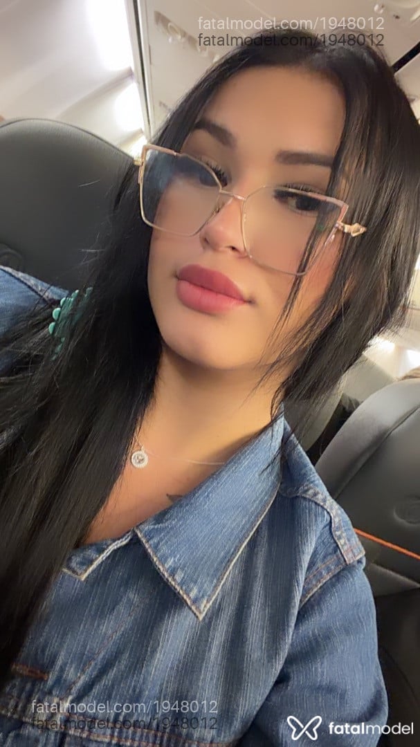 Acompanhante mulher trans morena (o) de olhos castanhos - Thamara Carvalho