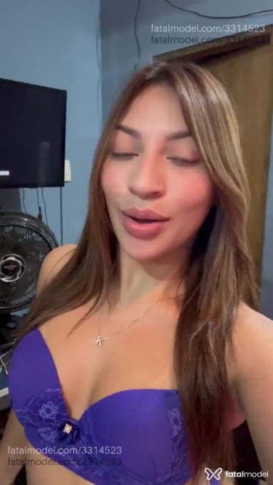 Acompanhante mulher com cabelo castanho de olhos castanhos em São Paulo - Kemily