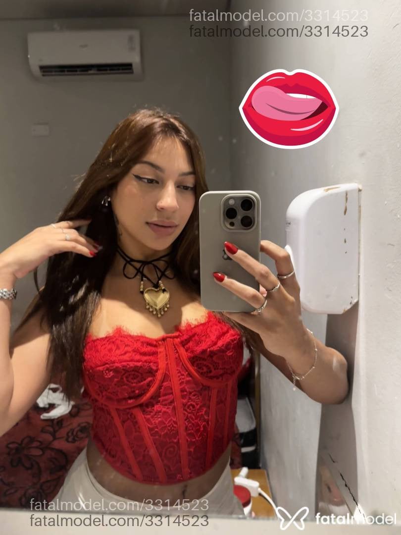 Acompanhante mulher com cabelo castanho de olhos castanhos em São Paulo - Kemily