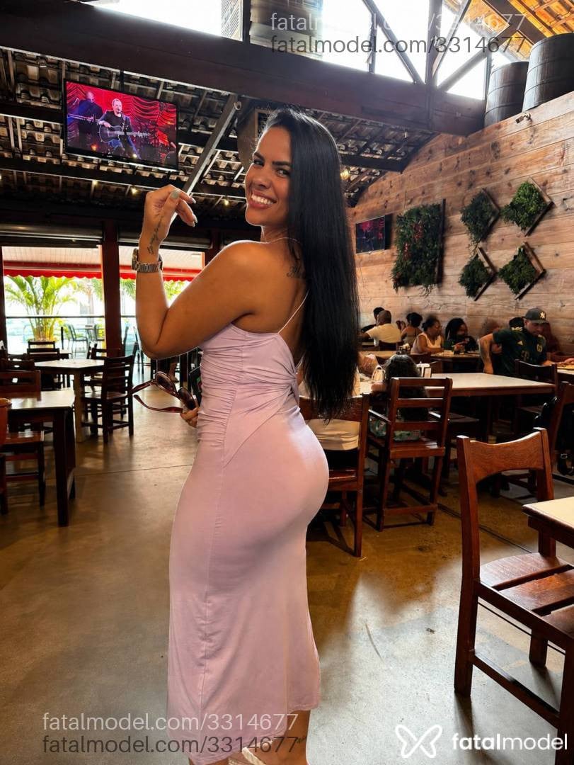 Acompanhante mulher morena (o) de olhos castanhos - Michele Boeno