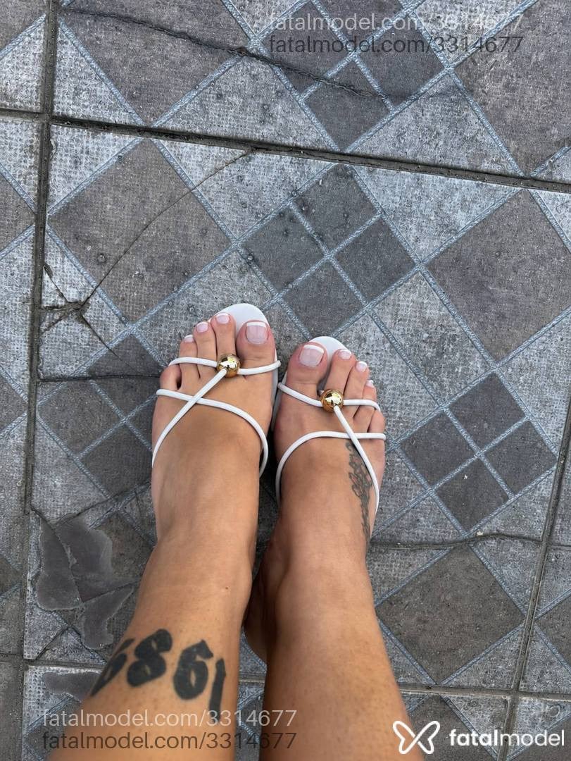 Acompanhante mulher morena (o) de olhos castanhos - Michele Boeno