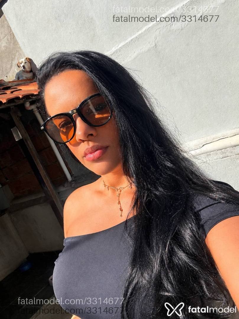 Acompanhante mulher morena (o) de olhos castanhos em Nova Serrana - Michele Boeno