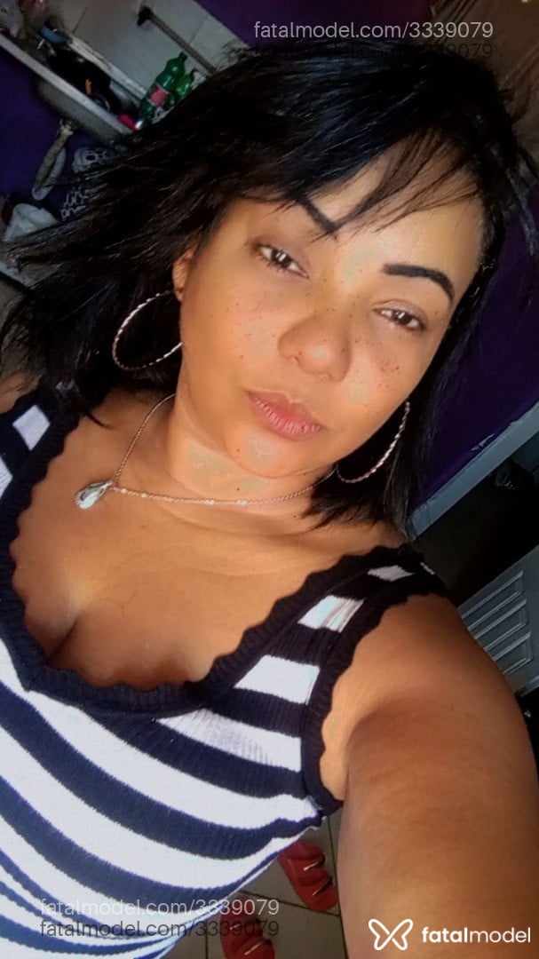 Acompanhante mulher morena (o) de olhos castanhos - Olívia Ayla