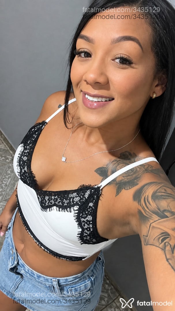 Acompanhante mulher com cabelo castanho de olhos castanhos - Melissa