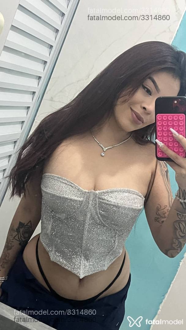 Acompanhante mulher morena (o) de olhos castanhos - Mel