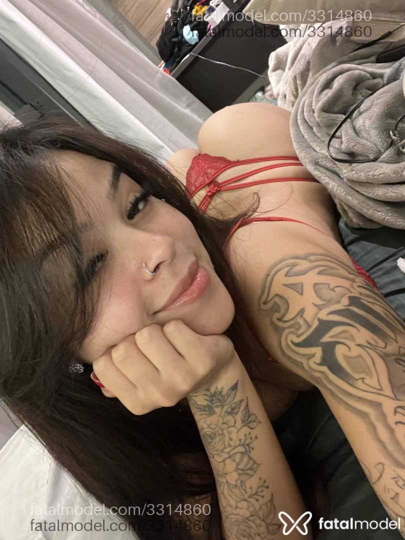 Acompanhante mulher morena (o) de olhos castanhos - Melissa