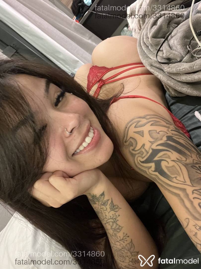 Acompanhante mulher morena (o) de olhos castanhos - Mel