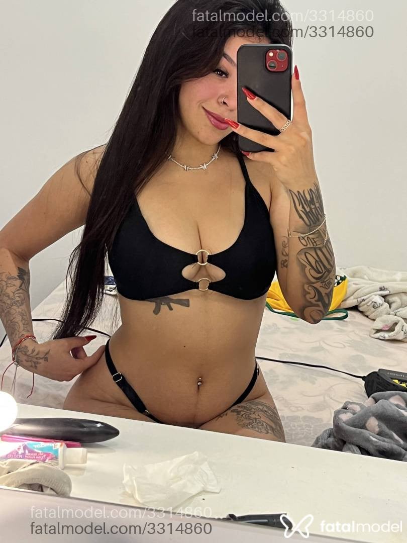 Acompanhante mulher morena (o) de olhos castanhos - Melissa