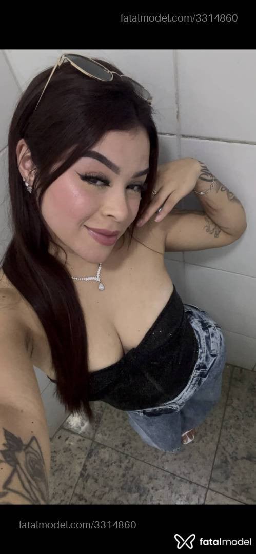 Acompanhante mulher morena (o) de olhos castanhos - Melissa