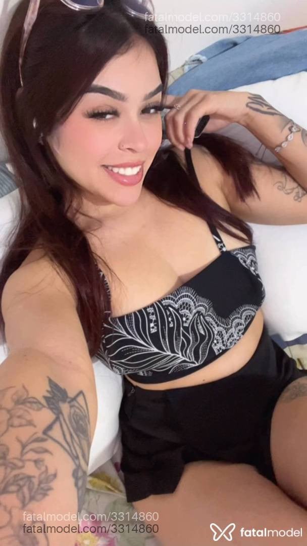 Acompanhante mulher morena (o) de olhos castanhos - Melissa